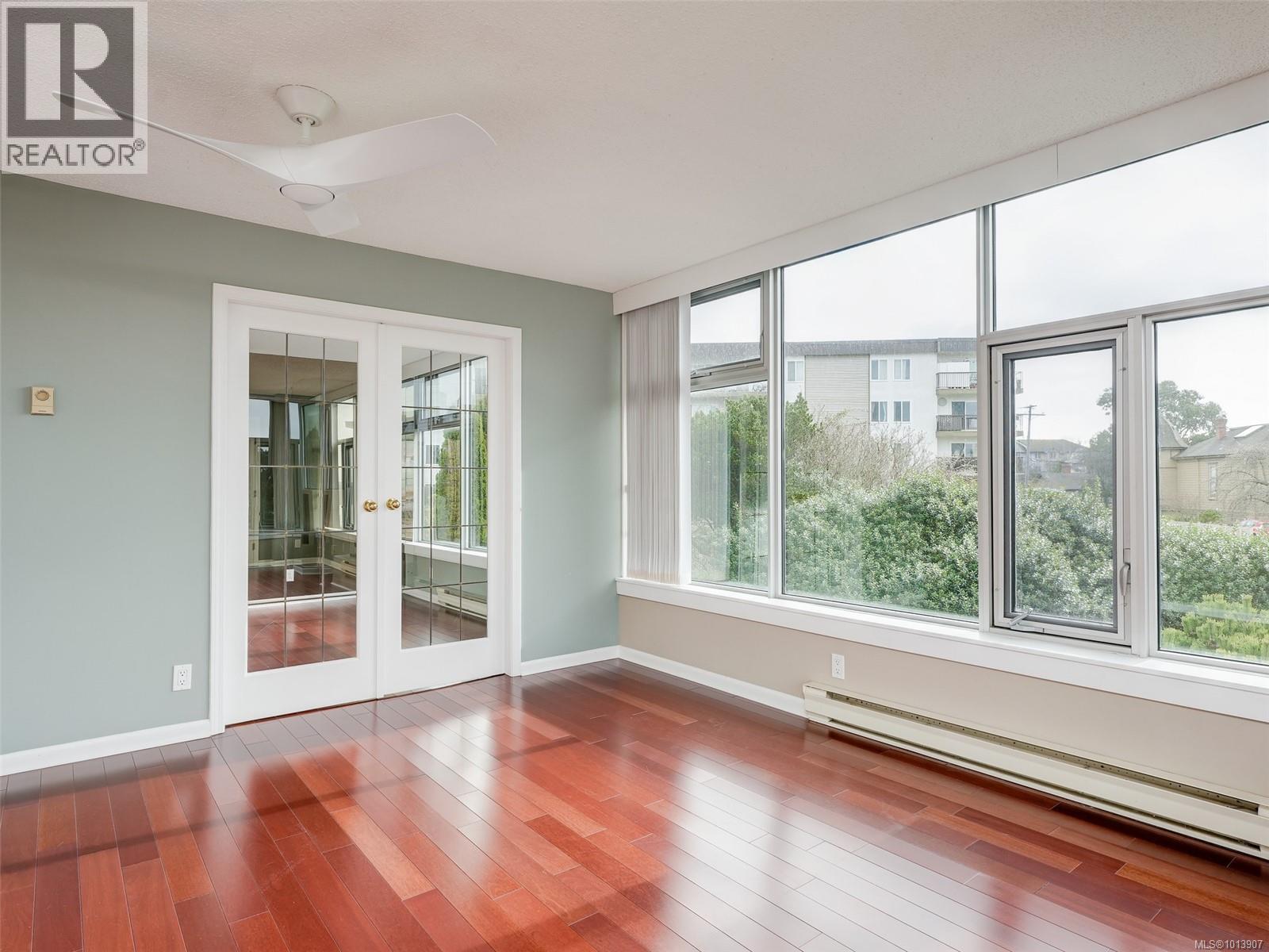 202 325 Maitland Street, Victoria