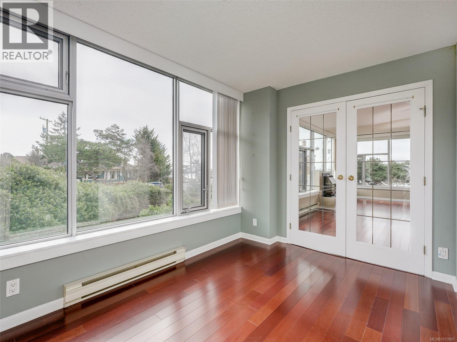 202 325 Maitland Street, Victoria