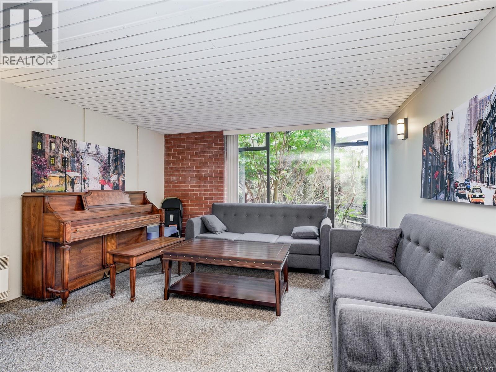 202 325 Maitland Street, Victoria