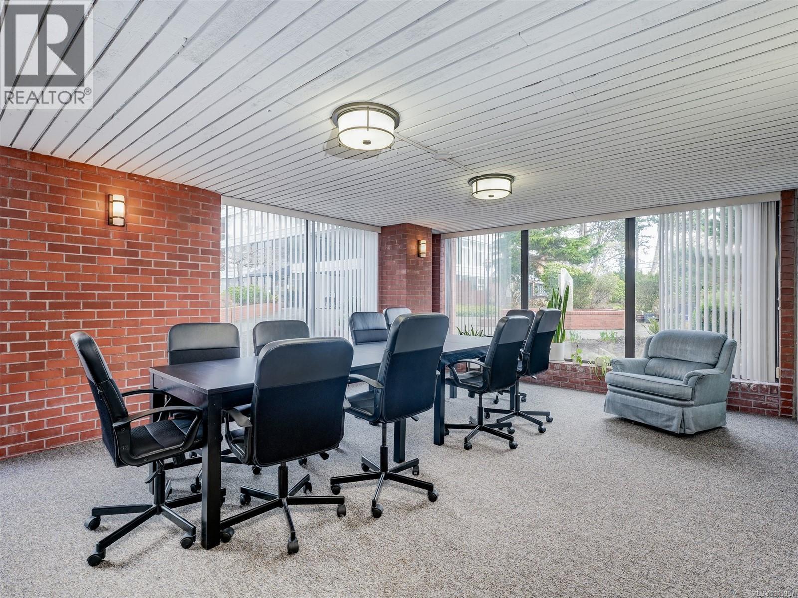 202 325 Maitland Street, Victoria