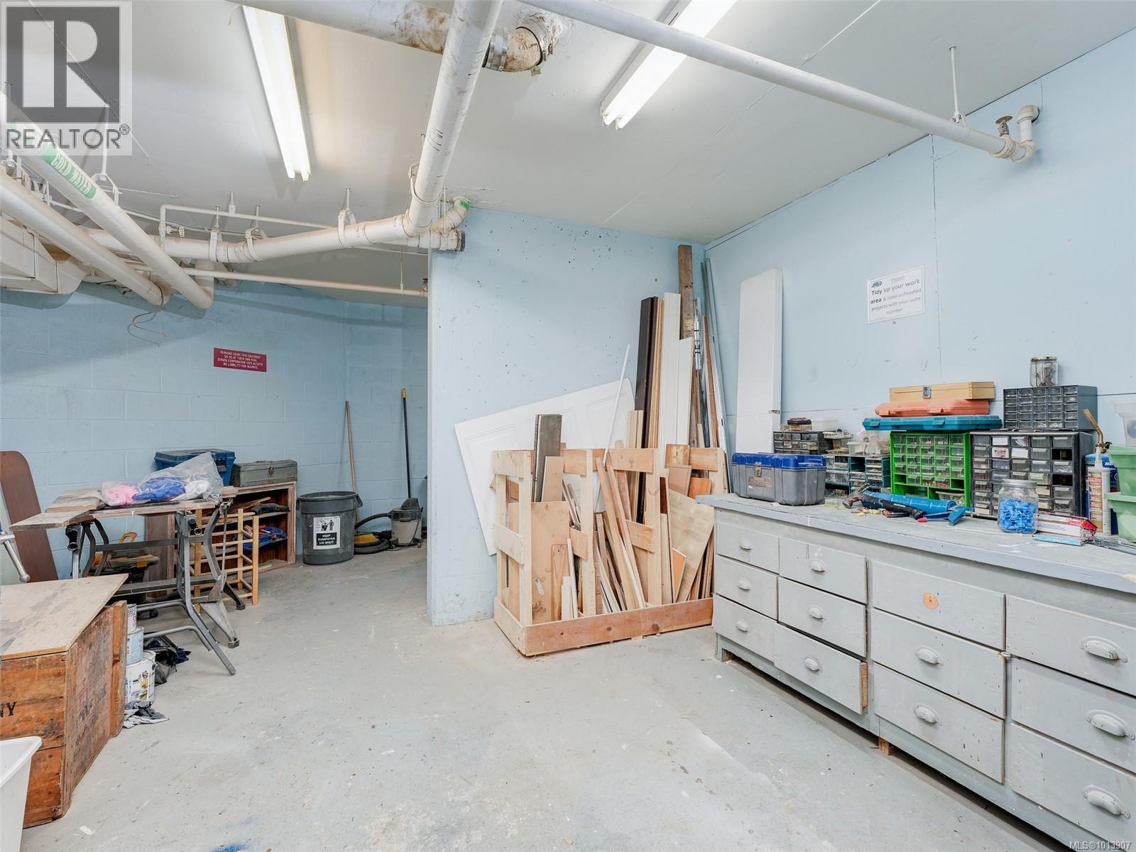 202 325 Maitland Street, Victoria