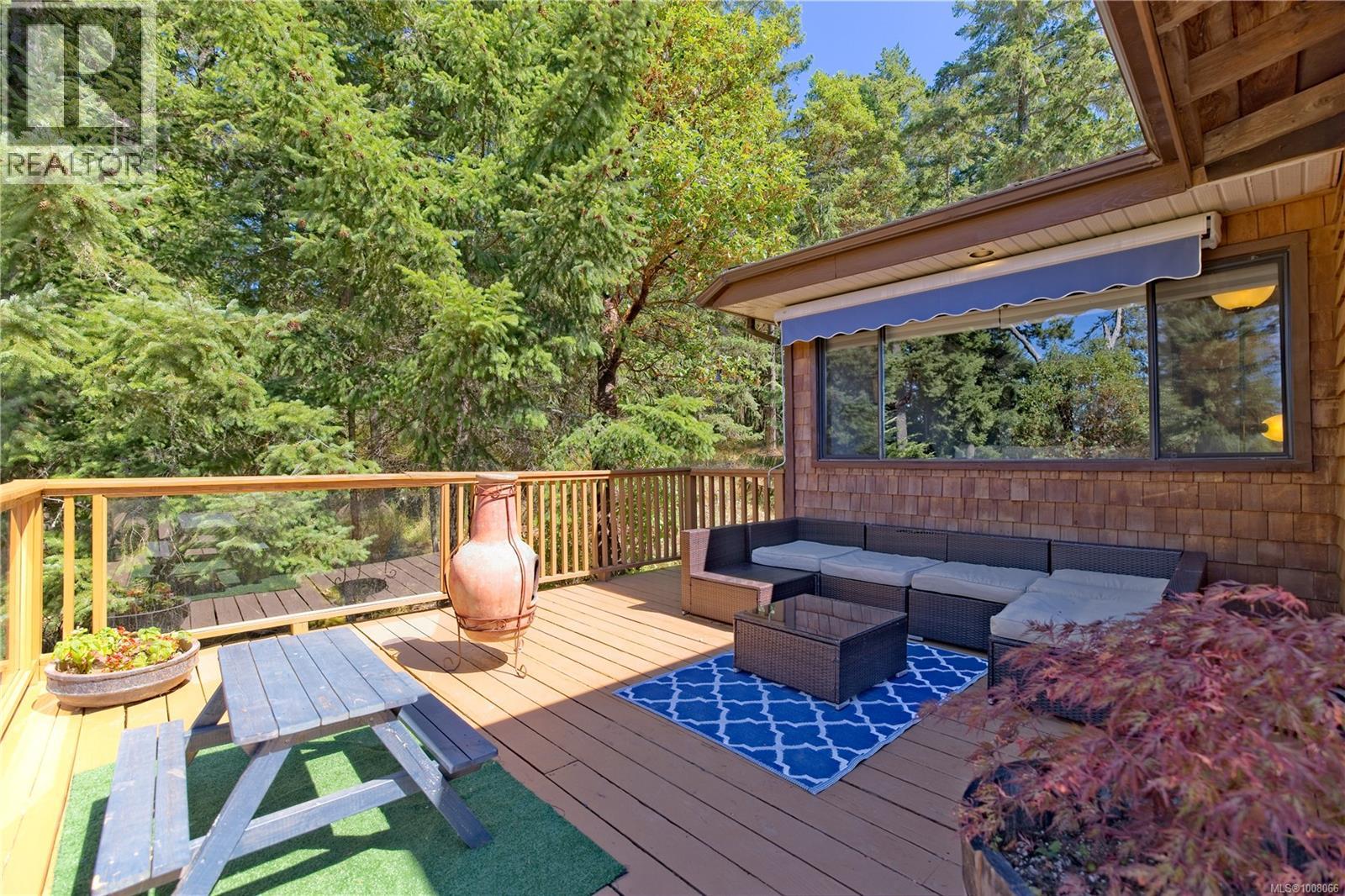 180 Lakefair Dr, Salt Spring