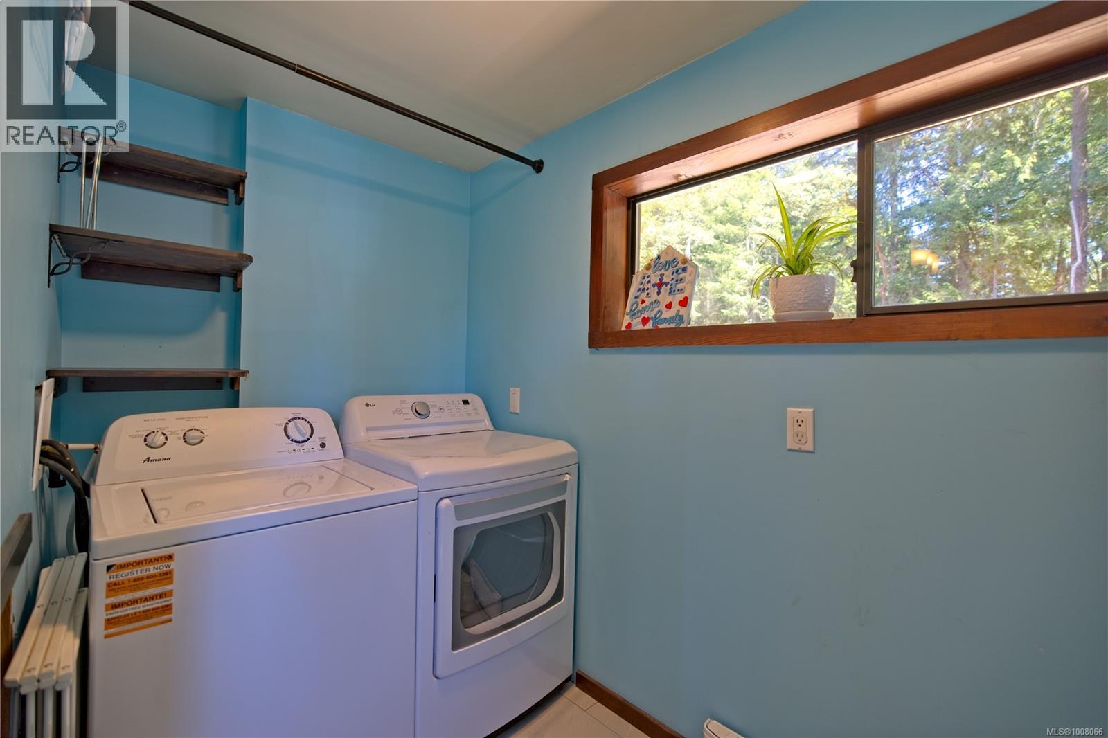 180 Lakefair Dr, Salt Spring