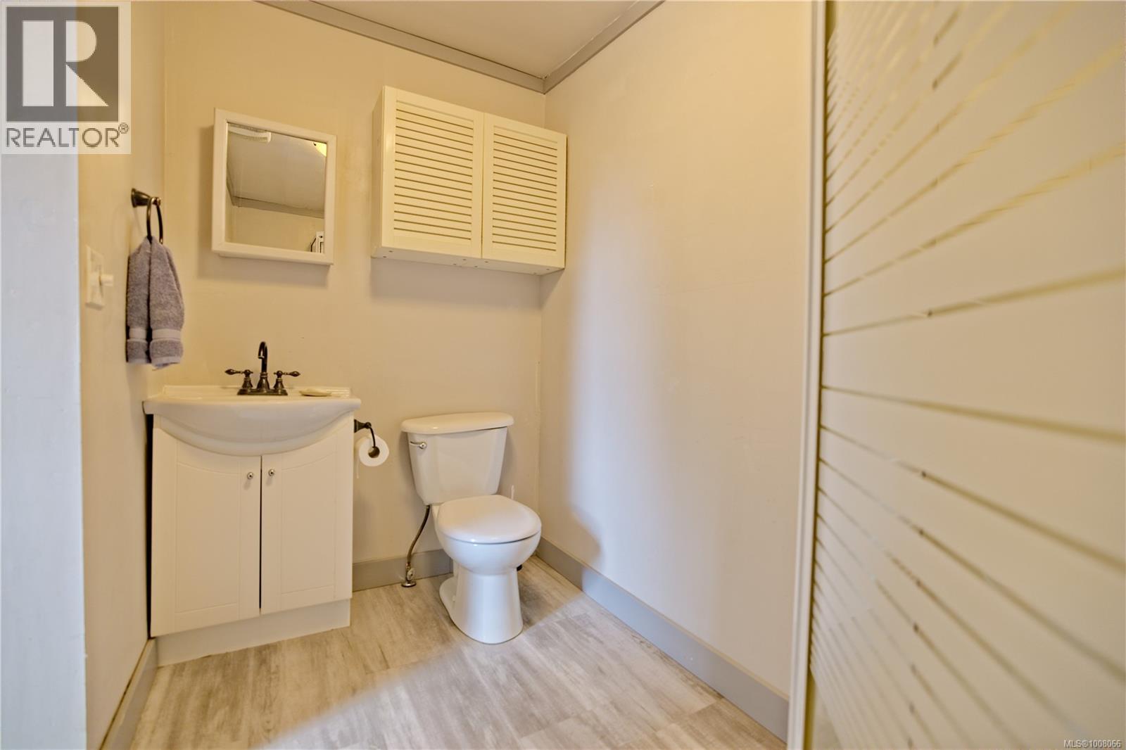 180 Lakefair Dr, Salt Spring