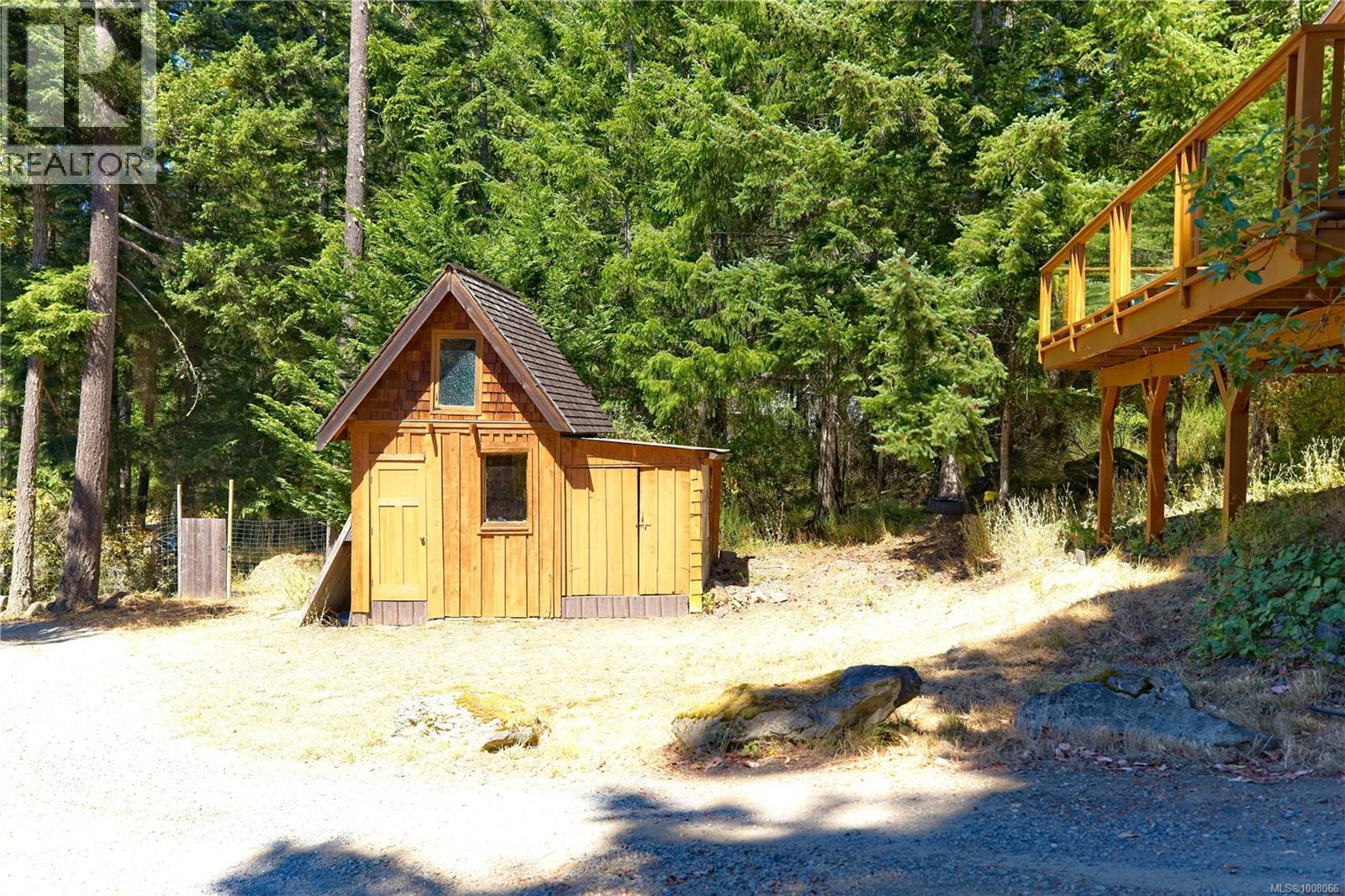 180 Lakefair Dr, Salt Spring
