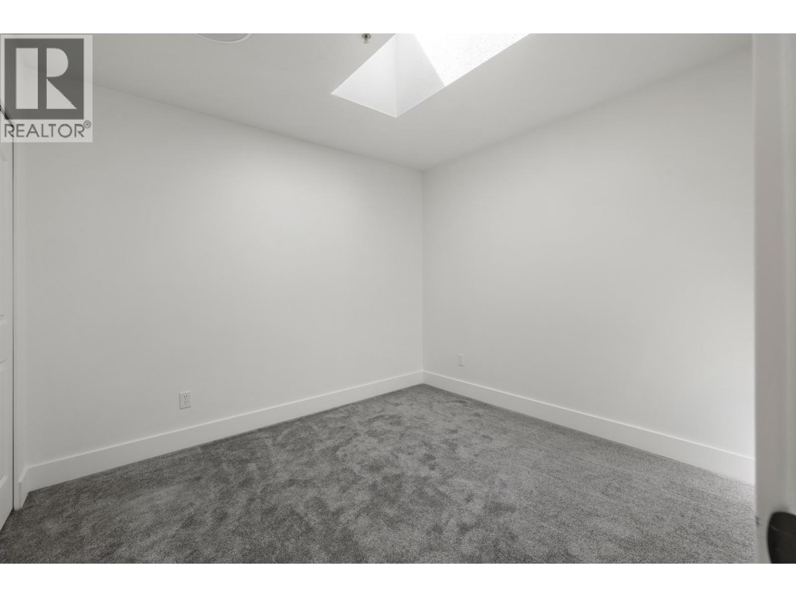 209 22356 MCINTOSH AVENUE, Maple Ridge