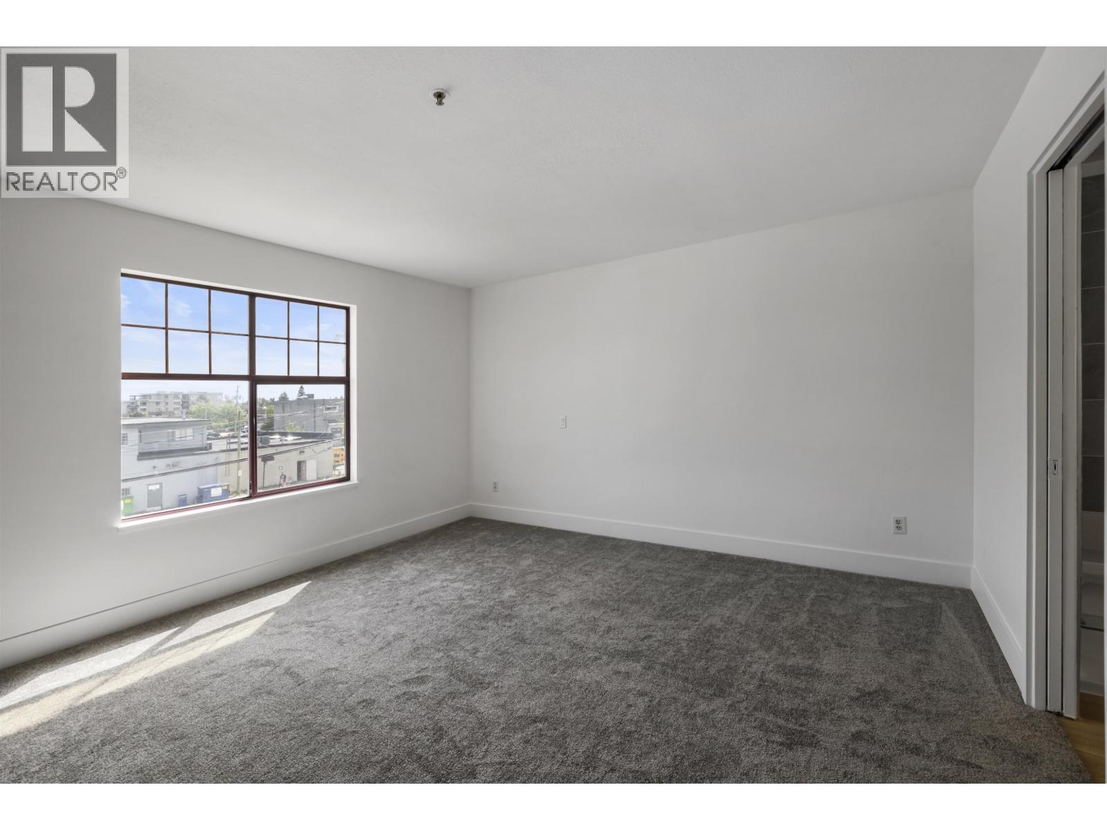 209 22356 MCINTOSH AVENUE, Maple Ridge