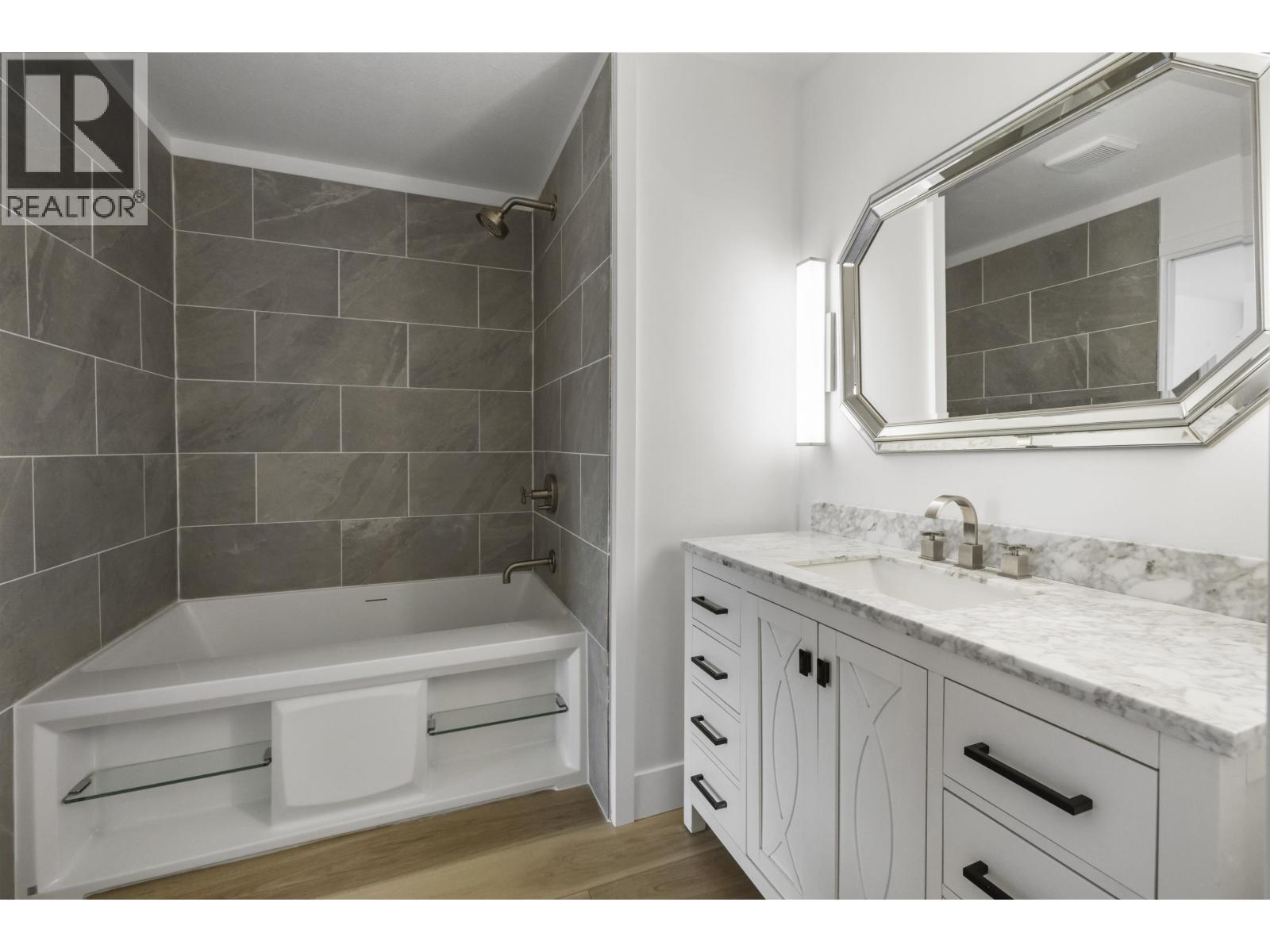 209 22356 MCINTOSH AVENUE, Maple Ridge