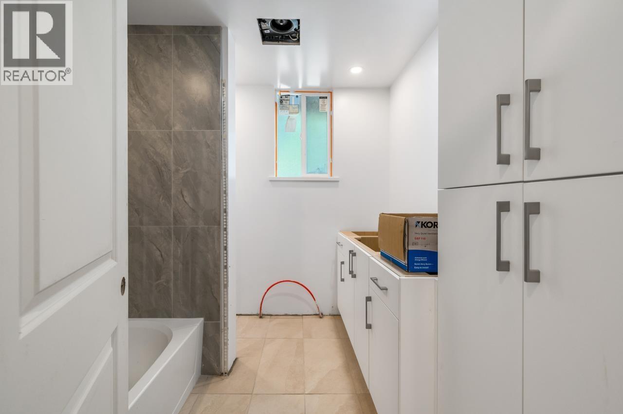 7520 CANADA WAY, Burnaby