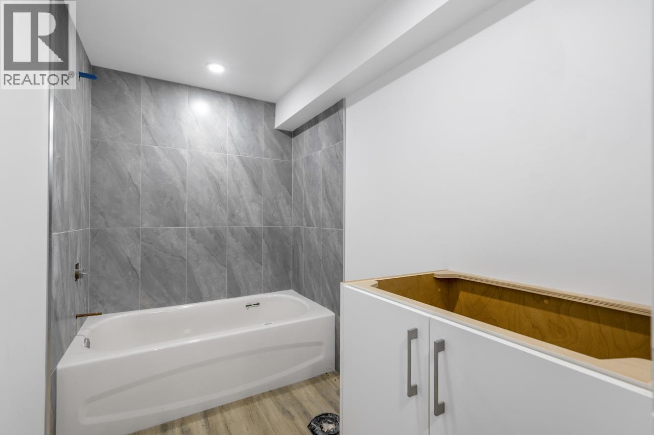 7520 CANADA WAY, Burnaby