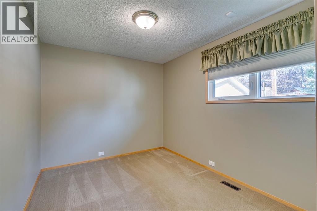 Single Family House Bungalow for Sale in  Dalmead Crescent NW Dalhousie Calgary 