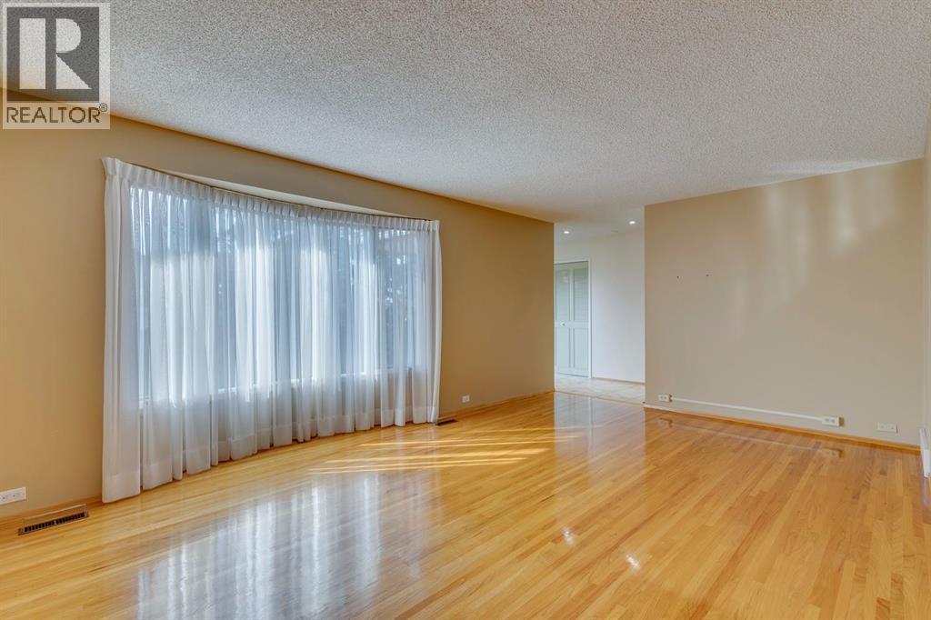 Single Family House Bungalow for Sale in  Dalmead Crescent NW Dalhousie Calgary 