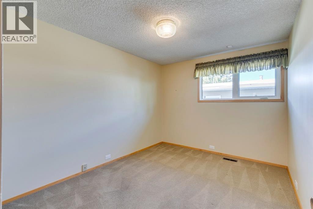 Single Family House Bungalow for Sale in  Dalmead Crescent NW Dalhousie Calgary 