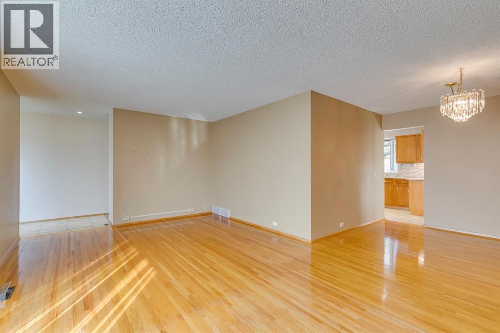 Single Family House Bungalow for Sale in  Dalmead Crescent NW Dalhousie Calgary 