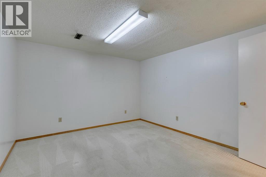 Single Family House Bungalow for Sale in  Dalmead Crescent NW Dalhousie Calgary 