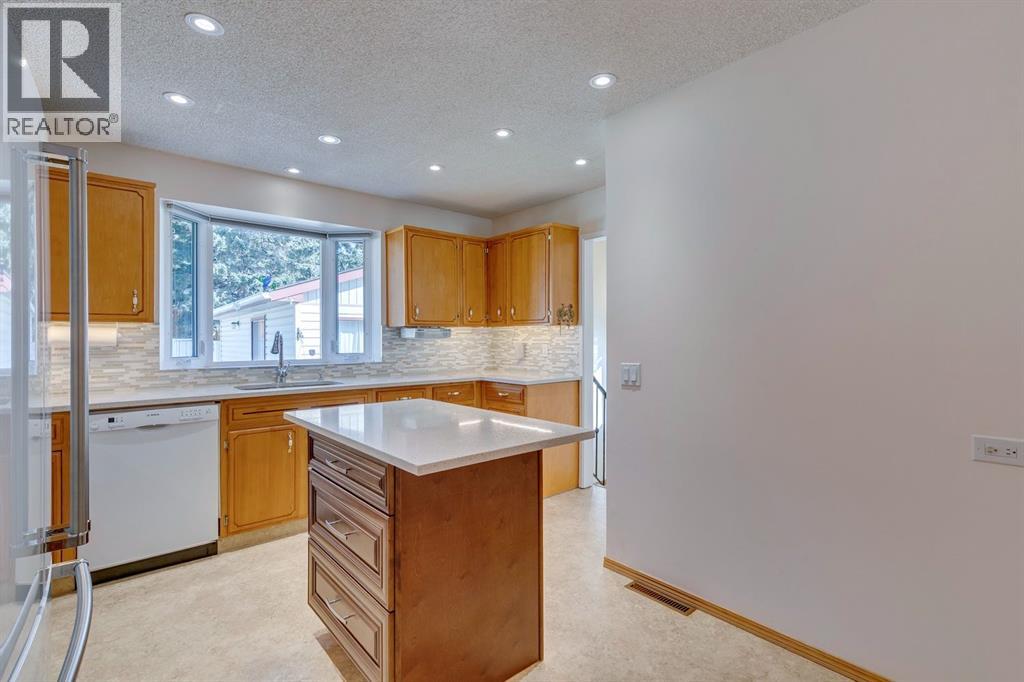 Single Family House Bungalow for Sale in  Dalmead Crescent NW Dalhousie Calgary 