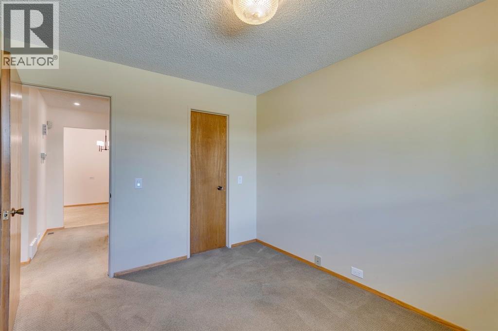 Single Family House Bungalow for Sale in  Dalmead Crescent NW Dalhousie Calgary 