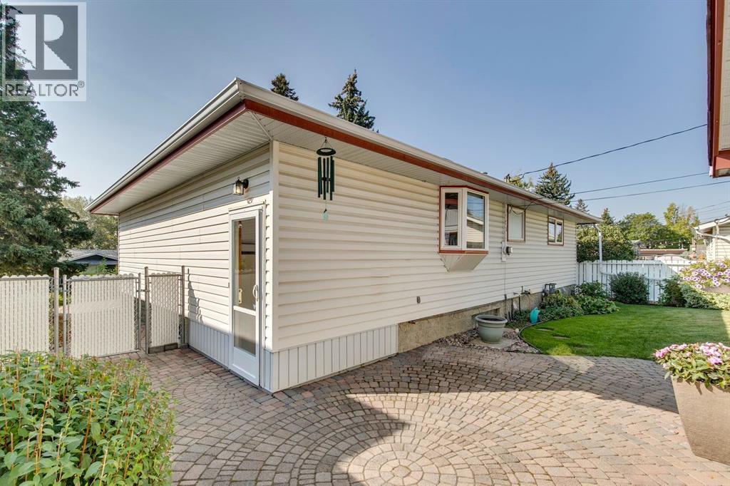 Single Family House Bungalow for Sale in  Dalmead Crescent NW Dalhousie Calgary 