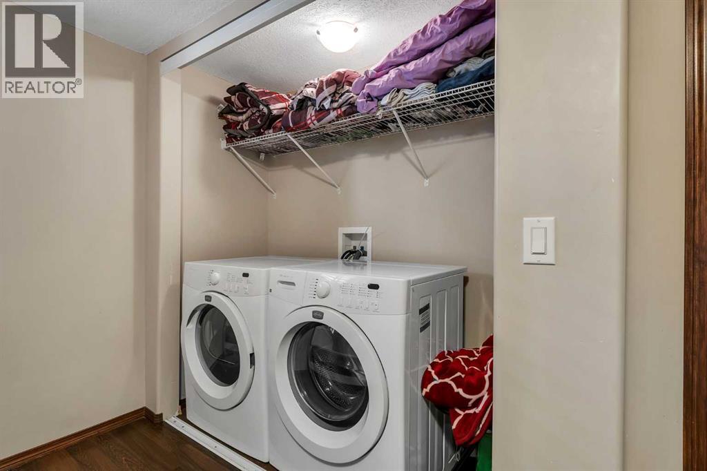 Single Family House for Sale in  Tuscany Summit Heath NW Tuscany Calgary 