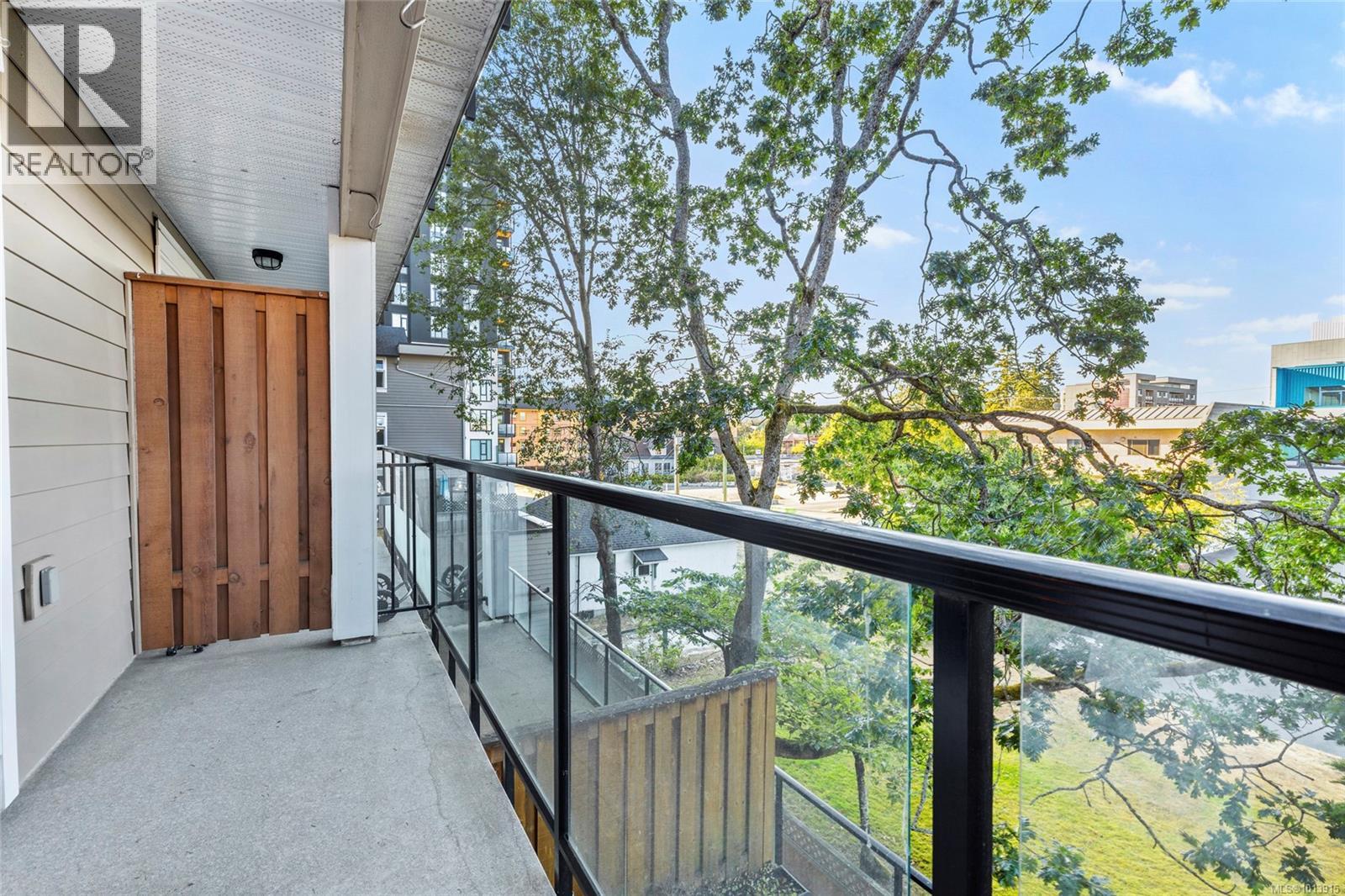 321 2829 Peatt Road, Langford