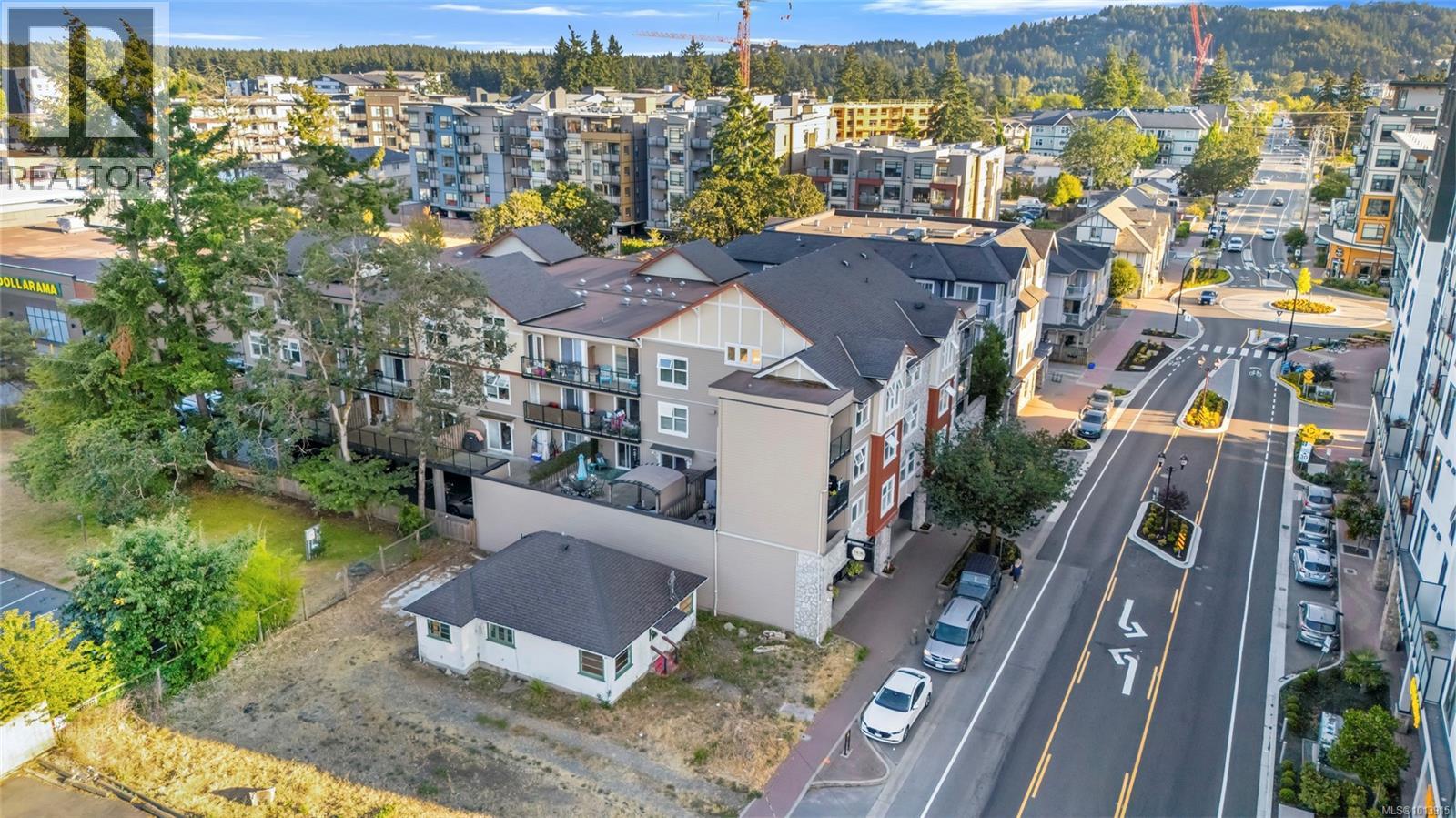321 2829 Peatt Road, Langford