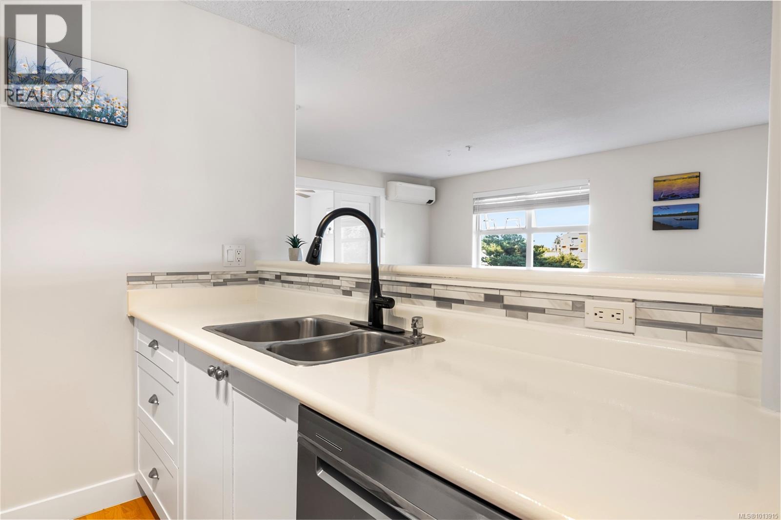 321 2829 Peatt Road, Langford