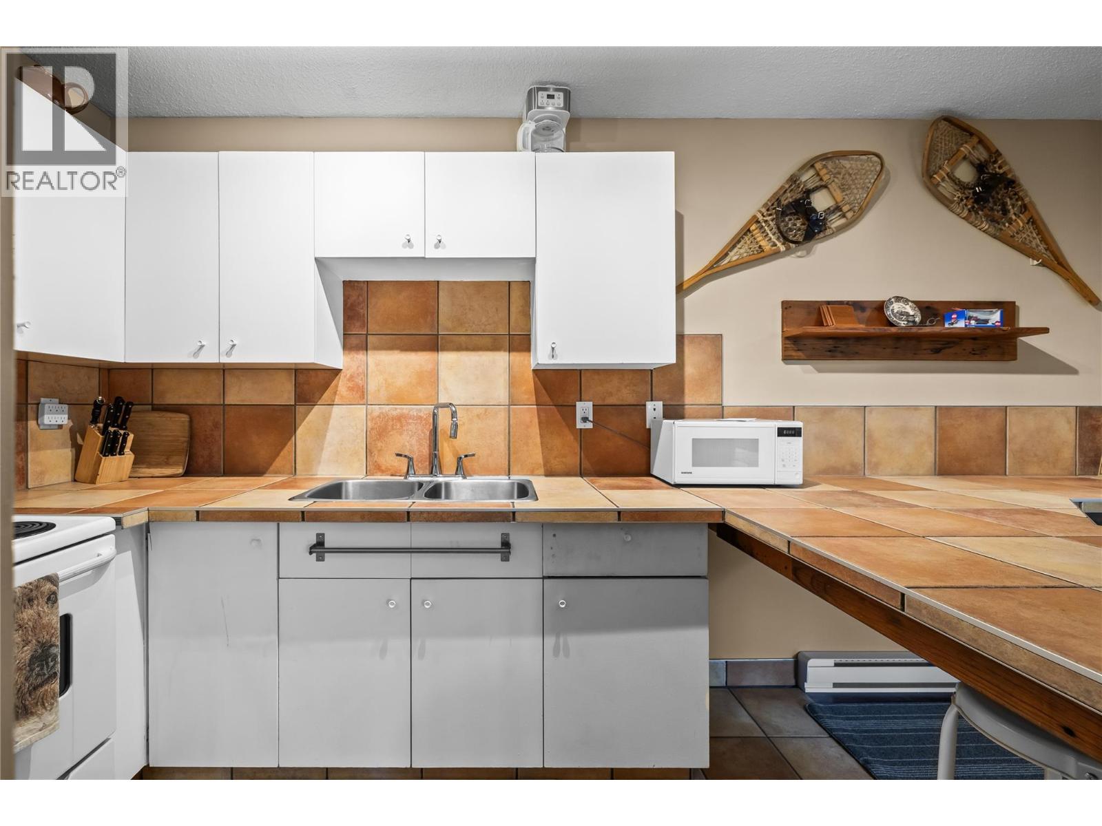 6375 Whiskey Jack Road Unit# 308, Big White