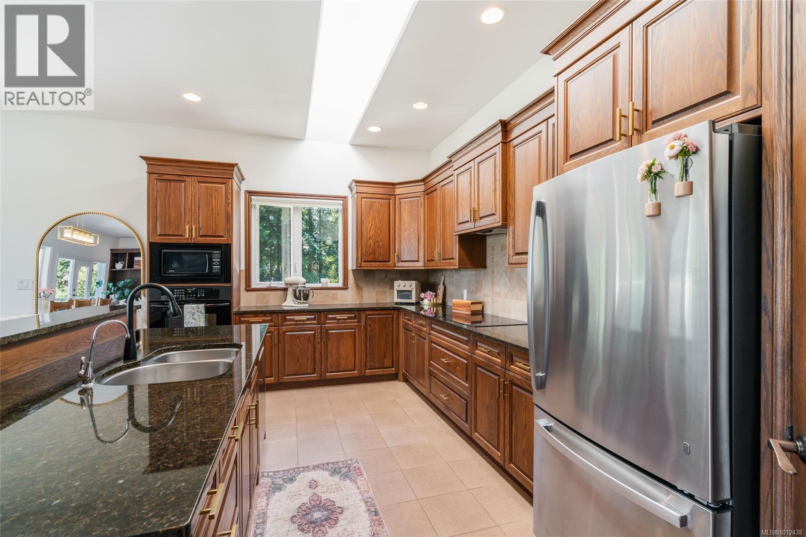 2904 Dolphin Dr, Nanoose Bay