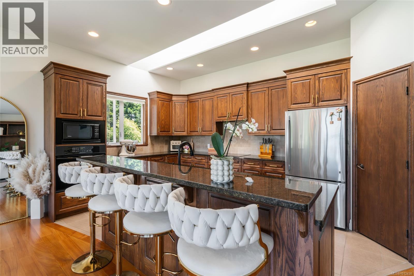 2904 Dolphin Dr, Nanoose Bay
