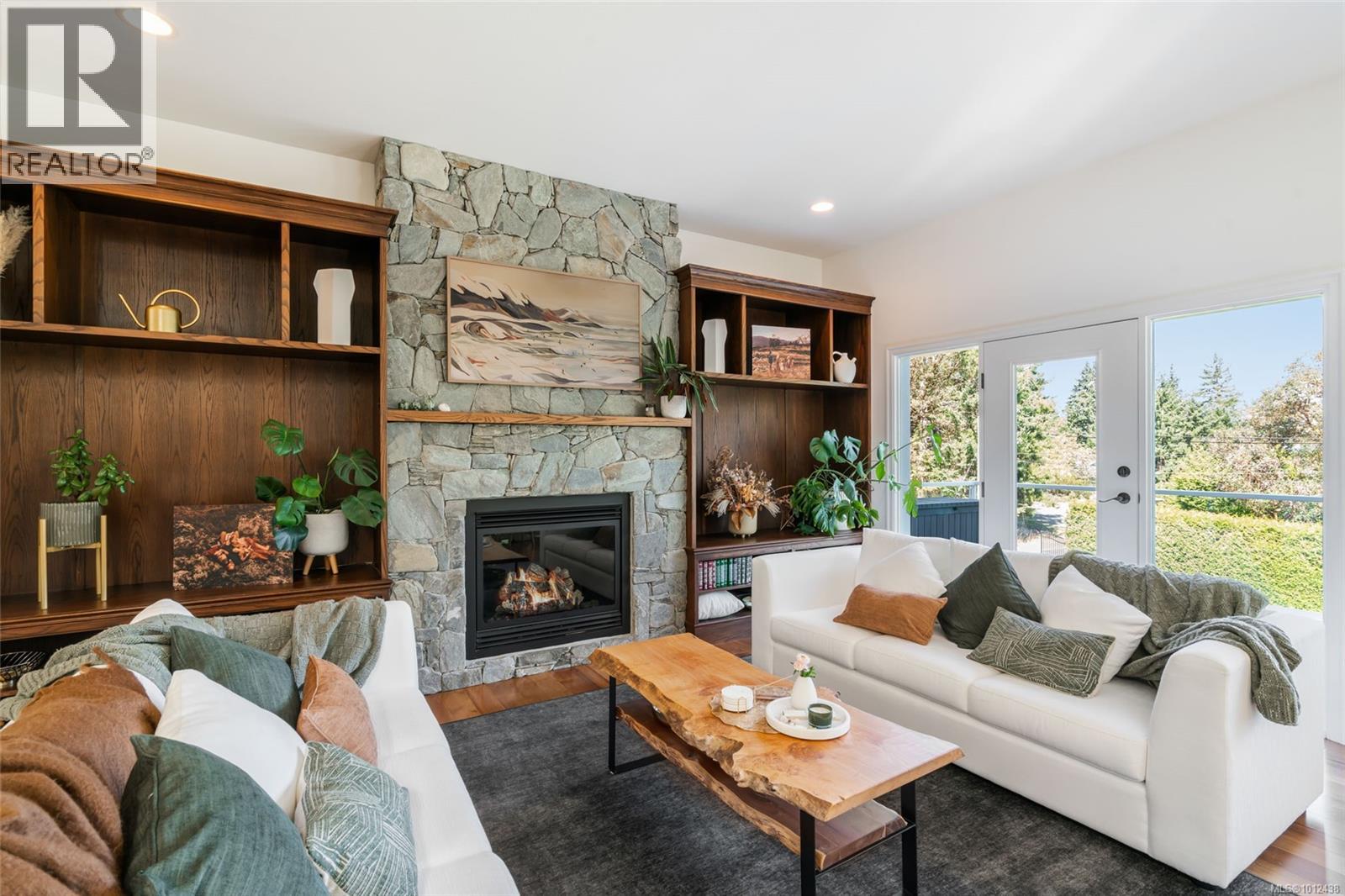 2904 Dolphin Dr, Nanoose Bay