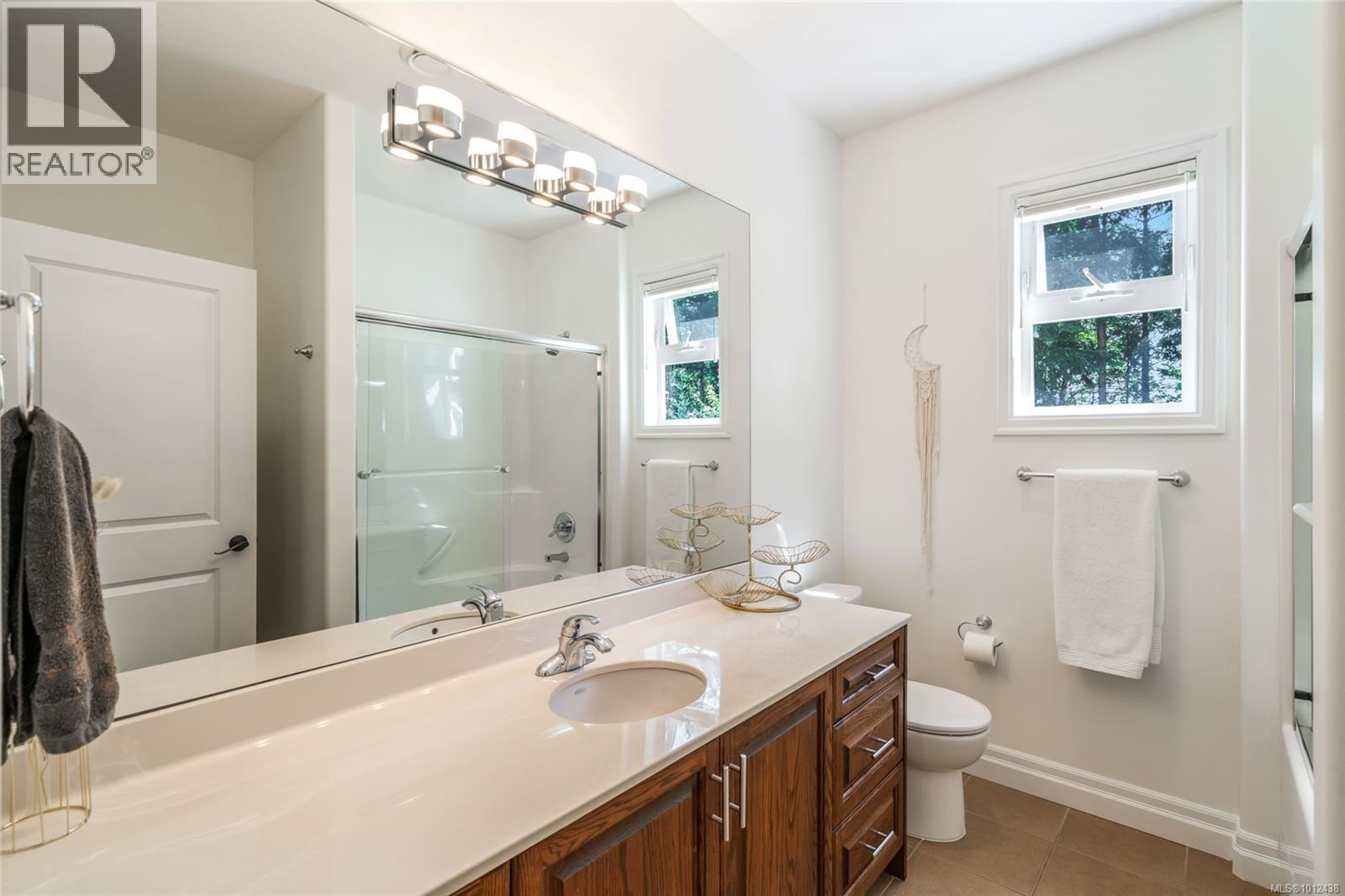 2904 Dolphin Dr, Nanoose Bay