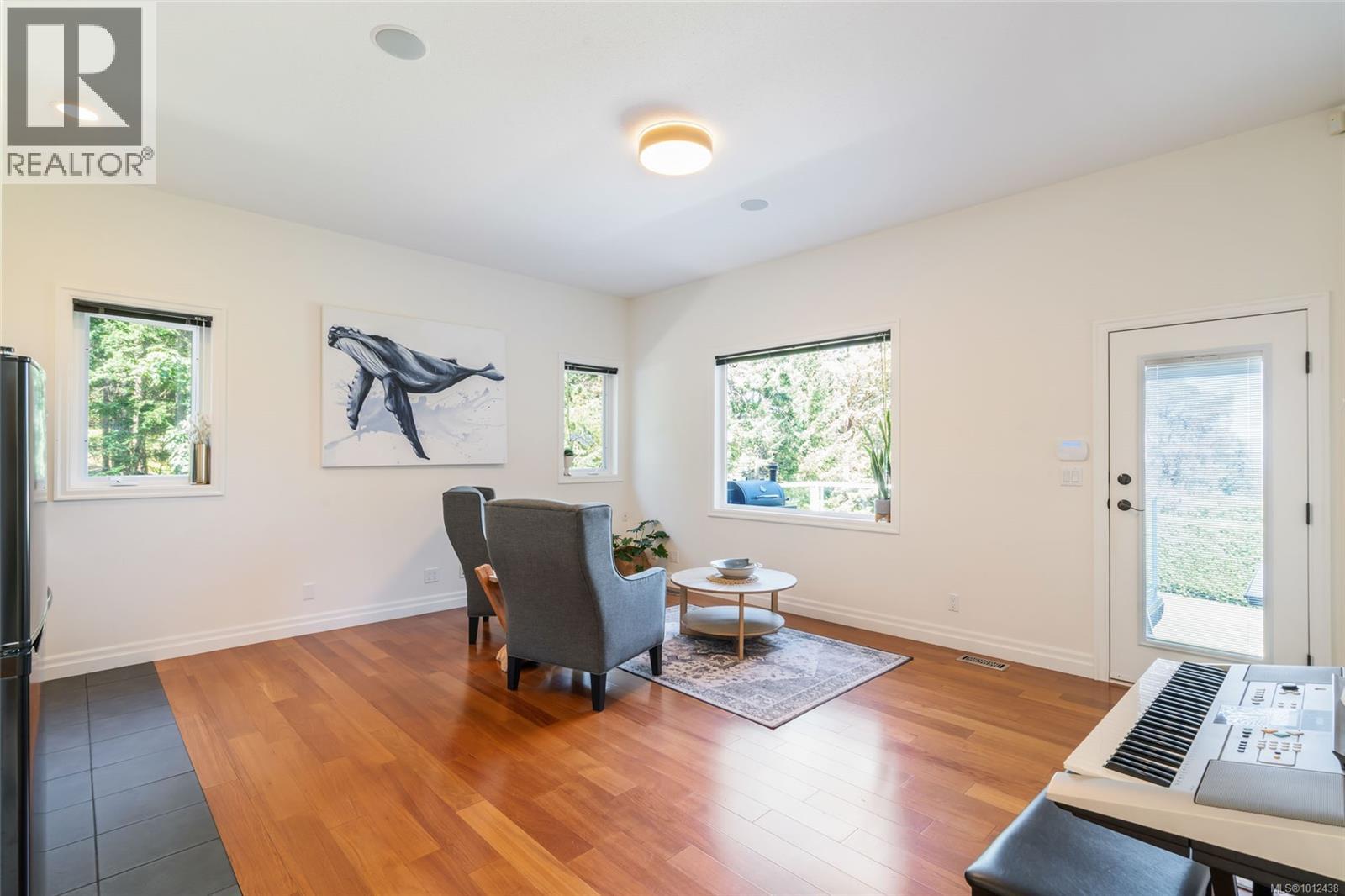 2904 Dolphin Dr, Nanoose Bay