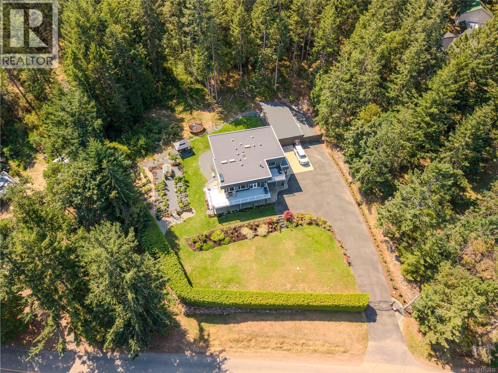 2904 Dolphin Dr, Nanoose Bay