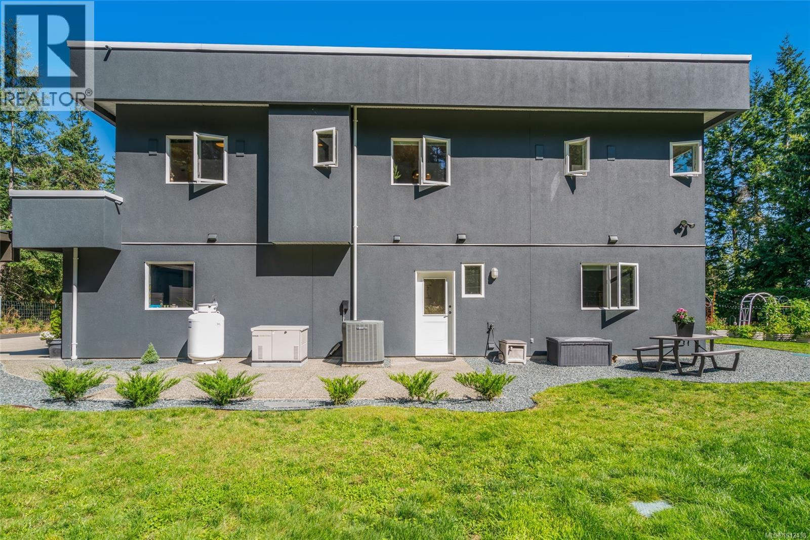 2904 Dolphin Dr, Nanoose Bay