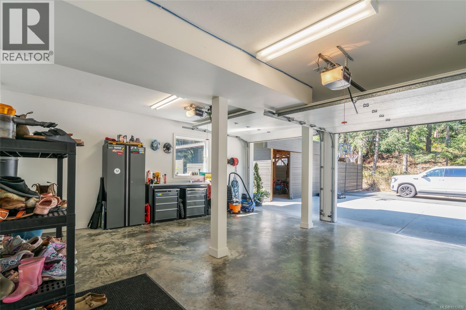2904 Dolphin Dr, Nanoose Bay