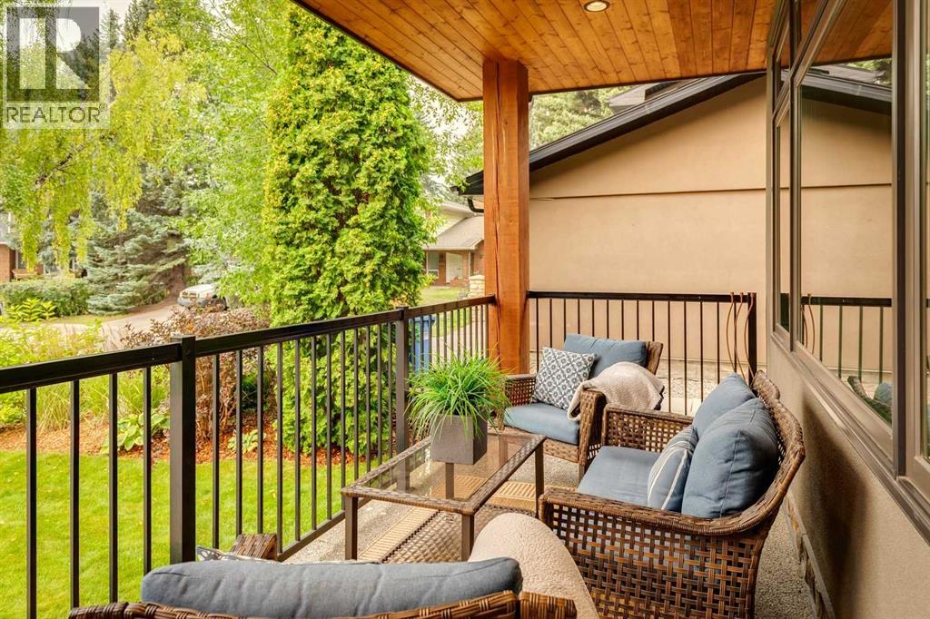 Single Family House for Sale in  Varal Place NW Varsity Calgary 
