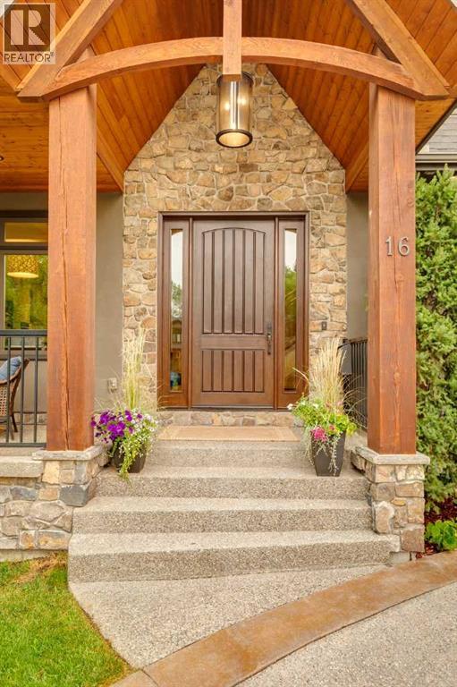 Single Family House for Sale in  Varal Place NW Varsity Calgary 