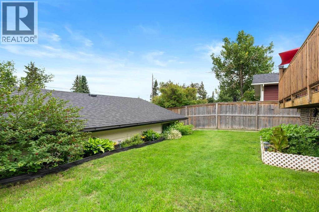 Single Family House Bi-level for Sale in  Lake Ontario Place SE Lake Bonavista Calgary 