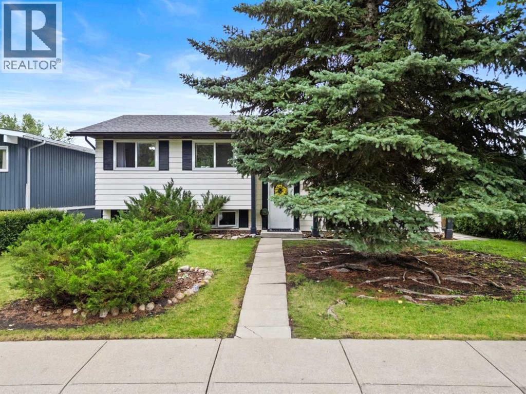 Single Family House Bi-level for Sale in  Lake Ontario Place SE Lake Bonavista Calgary 