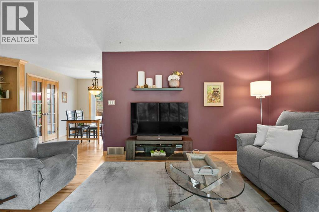 Single Family House Bi-level for Sale in  Lake Ontario Place SE Lake Bonavista Calgary 