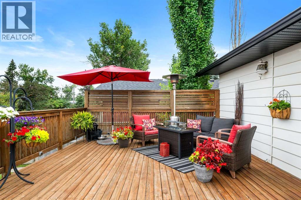 Single Family House Bi-level for Sale in  Lake Ontario Place SE Lake Bonavista Calgary 