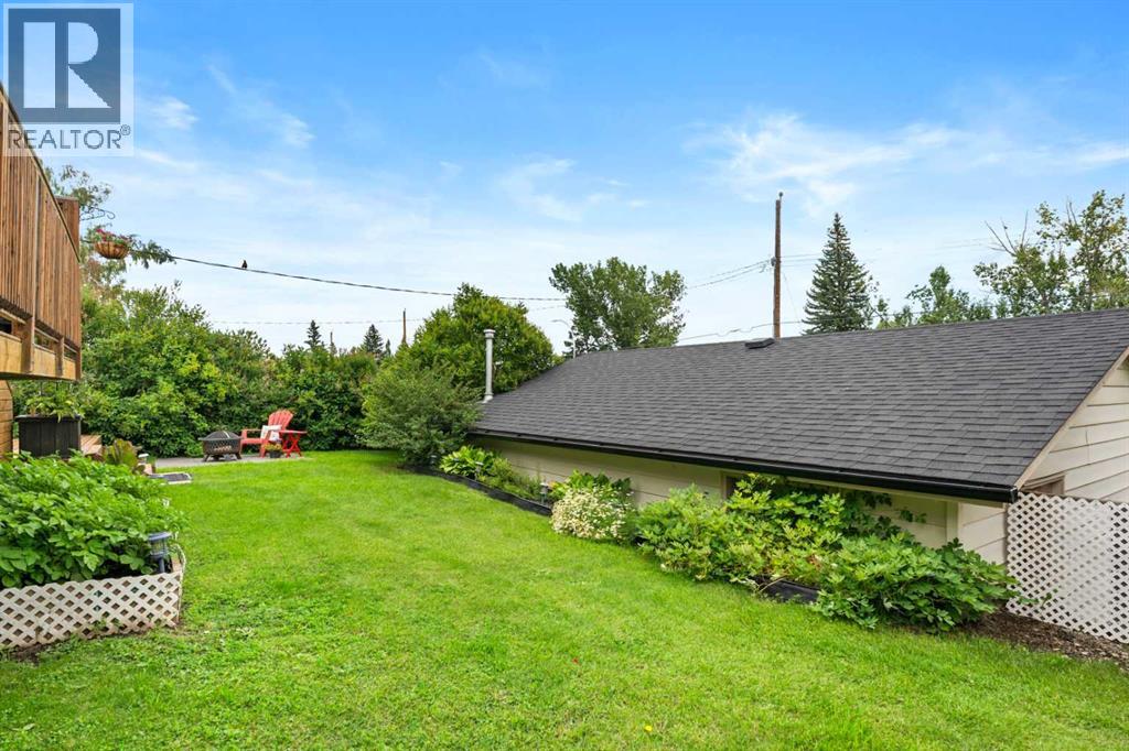 Single Family House Bi-level for Sale in  Lake Ontario Place SE Lake Bonavista Calgary 