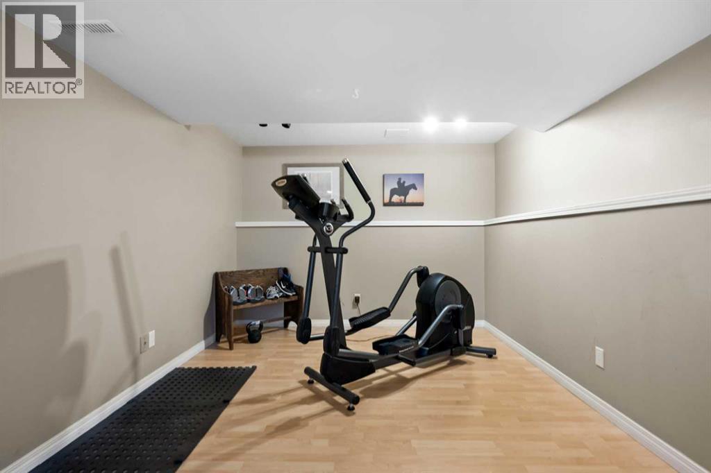 Single Family House Bi-level for Sale in  Lake Ontario Place SE Lake Bonavista Calgary 