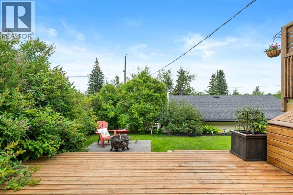 Single Family House Bi-level for Sale in  Lake Ontario Place SE Lake Bonavista Calgary 