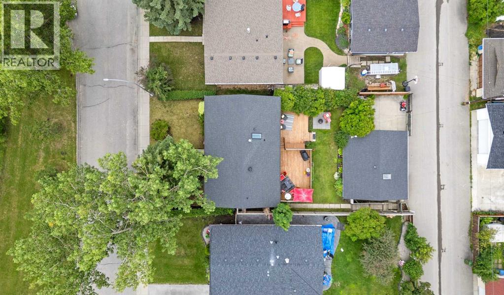 Single Family House Bi-level for Sale in  Lake Ontario Place SE Lake Bonavista Calgary 