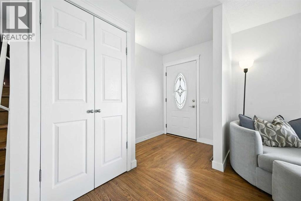 Single Family House 3 Level for Sale in  Huntford Green NE Huntington Hills Calgary 