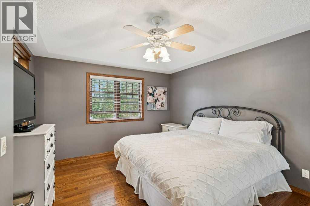 Single Family House for Sale in  Sandringham Close NW Sandstone Valley Calgary 