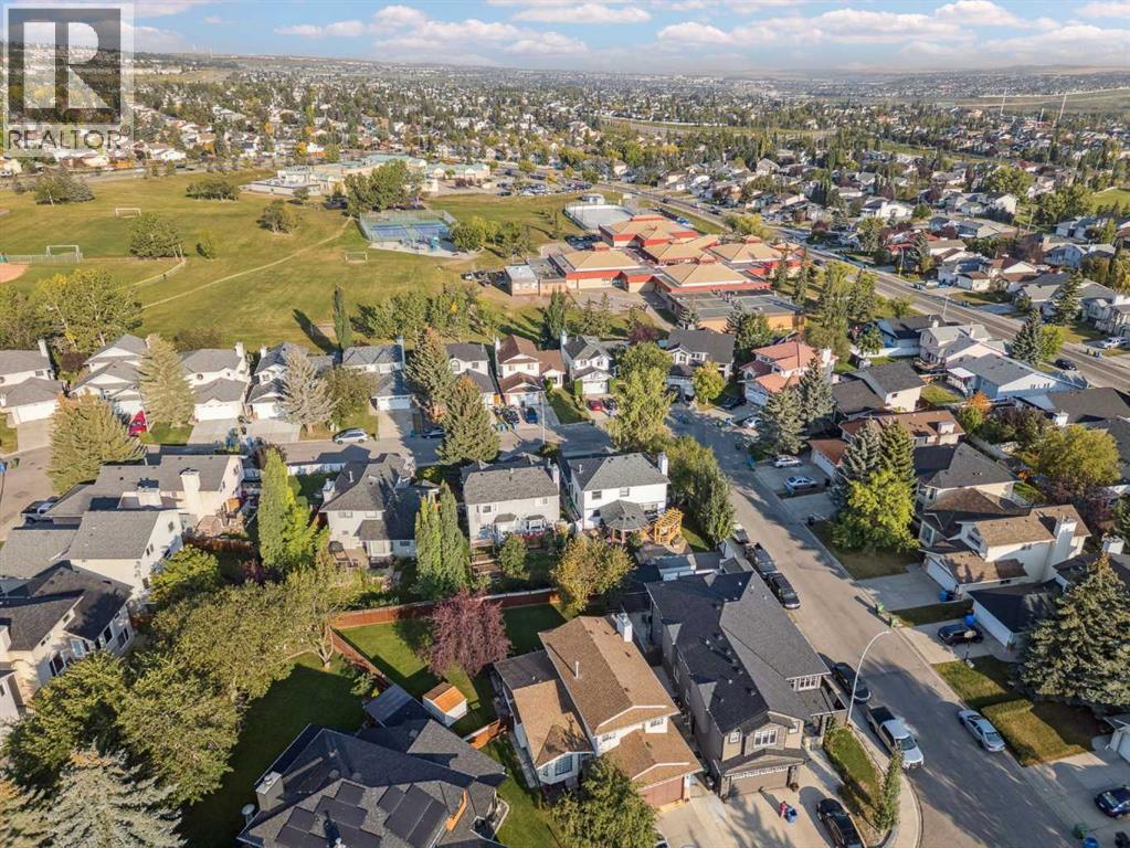 Single Family House for Sale in  Sandringham Close NW Sandstone Valley Calgary 