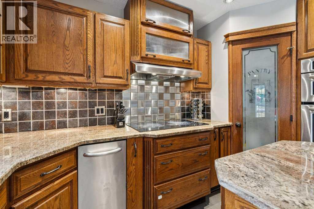 Single Family House for Sale in  Sandringham Close NW Sandstone Valley Calgary 