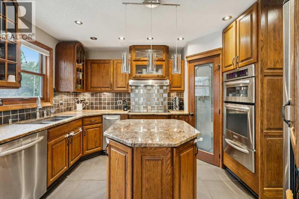 Single Family House for Sale in  Sandringham Close NW Sandstone Valley Calgary 
